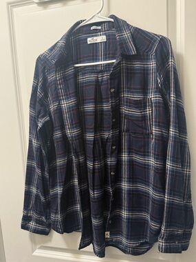 Hollister women's Dark Blue Plaid Button-Down Shirt